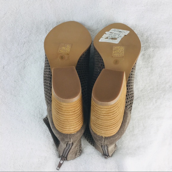 Jeffrey Campbell Janelle Bootie - Picture 6 of 6